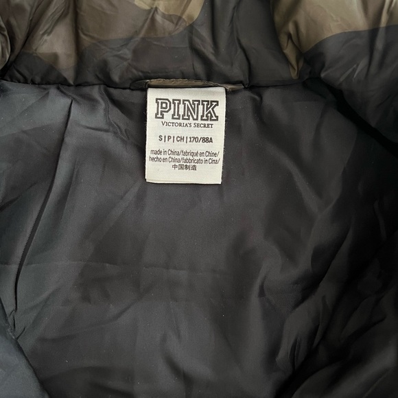 PINK Victoria’s Secret packable puffer size small green brown camouflage - Picture 6 of 9